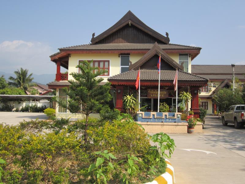 Khampaseuth Hotel Vang Vieng Extérieur photo