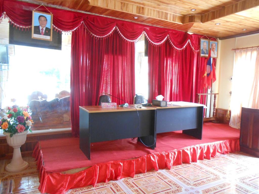 Khampaseuth Hotel Vang Vieng Extérieur photo